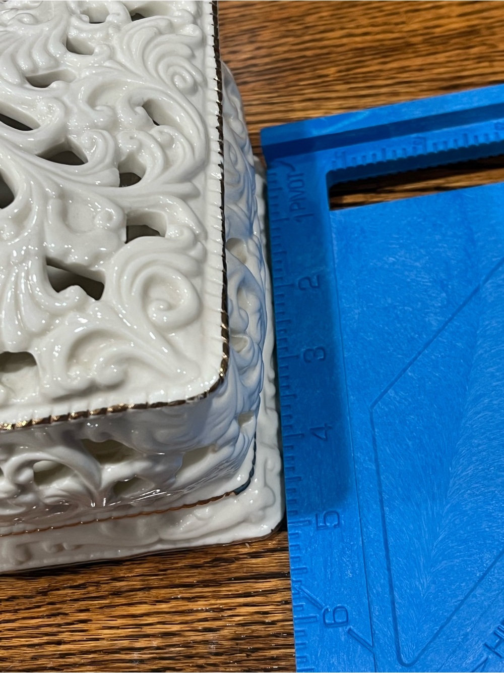 Vintage Ornate White Porcelain Decorative Box – Pierced Floral Scroll Design - Picture 11 of 11